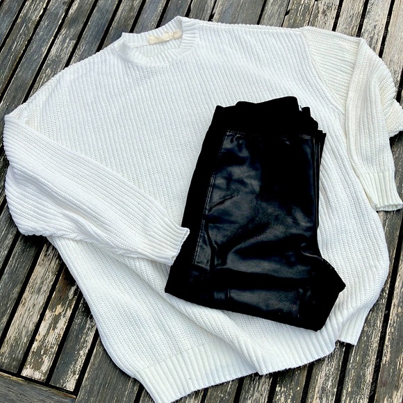 Cream Crewneck - Picture 2 of 7